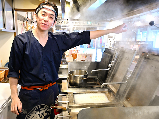 年4回の昇給・賞与、月9休み、家賃半額の家具付社宅はほんの一部。あなたの頑張りしっかり支える業界屈指の待遇を20種以上用意。仲間と共に最高の店を創りませんか。