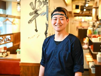 豊富なマネジメント経験を正当に評価。マネージャーになれば月給49.8万円以上も可能です。