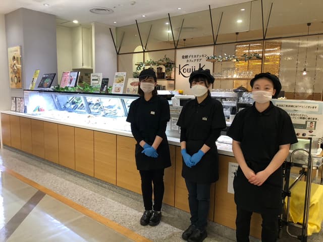 【ワークライフバランス重視・女性スタッフ活躍中・経験者向け】 ≪賞与3ヶ月分×17時退勤も可≫新宿高島屋内、ひと手間を大切にする「発酵料理」のスキルが身につく。