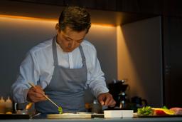 “暮らすように旅する”人々の記憶に残る一皿を！感性を活かす調理スタッフの募集！