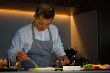 “暮らすように旅する”人々の記憶に残る一皿を！感性を活かす調理スタッフの募集！