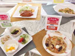 ①『東リ株式会社』内の社員食堂で、調理責任者候補を募集！
