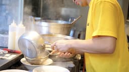 二郎系インスパイアの人気ラーメン店『豚ギャング』で、店長候補を募集中！