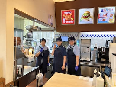 地域に愛される店舗で活躍。あたたかな接客がここにはあります。
