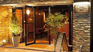 『RESTAURANT BAR Brique』にて、料理長候補を募集しています。