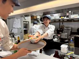 神戸・大阪エリアの複数店舗にて調理スタッフを募集しています。