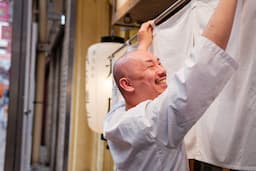 業界人も注目！全国から視察が集まる「肉の天満屋」ブランドの現場です。