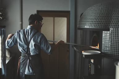 静けさと洗練が同居する空間で、一皿に想いを込めて。