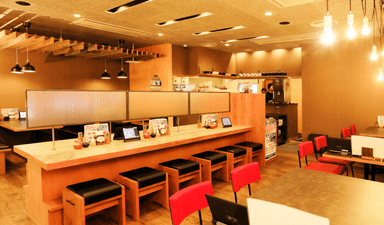 各店舗に複数の社員を配置する体制のため、急な欠員への対応や休日出勤が発生せず、安定して働けます。