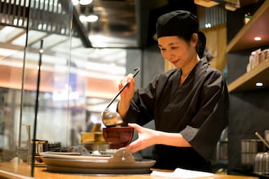  京都・奈良・大阪にある和食・洋食の複数店舗にて、店長候補を募集しています。