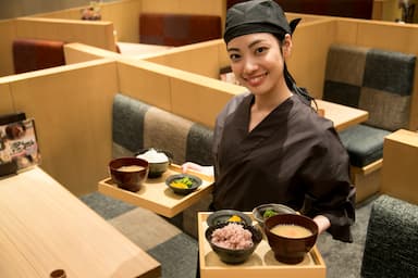  京都・奈良・大阪にある和食・洋食の複数店舗にて、店長候補を募集しています。