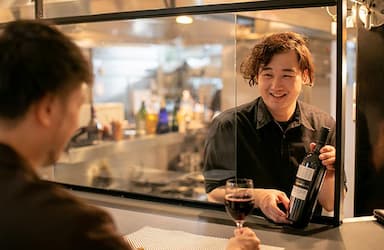 『炭味家』は、“自由な料理”と、心地よい空間づくりを追求し、幅広いお客様に親しまれてきました。