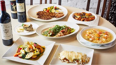 『炭味家』は、“自由な料理”と、心地よい空間づくりを追求し、幅広いお客様に親しまれてきました。