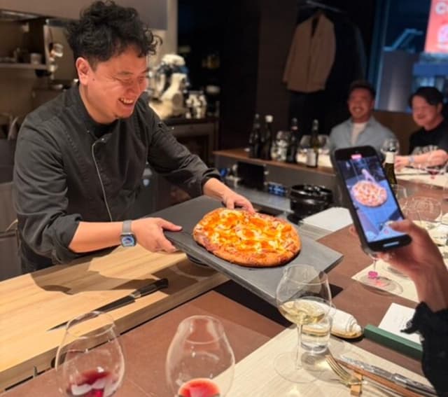 【月給35万～50万円／月8日休み／年始10連休あり】完全予約制のレストラン◎高級食材と遊び心をかけ合わせた一皿で、記憶に残る食体験をお届けしませんか？