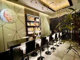 銀座の新店で料理長候補募集！月給42万～50万円の好待遇でお迎えします