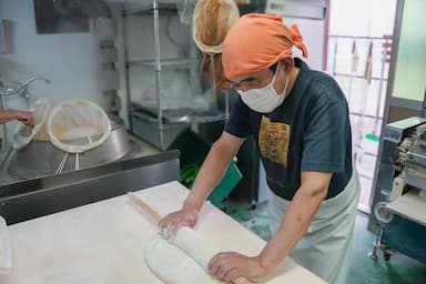 本格うどんの製麺技術をイチから学べる！調理スタッフ募集中◎