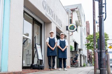 自身の現場での判断や工夫を生かし、ブランド軸にプラスαの色付けを行い、よりよい店舗運営が可能。
