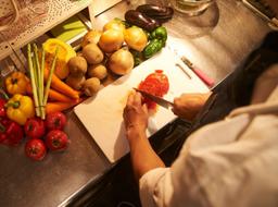 自社農場で育った有機野菜や果実。スイーツの可能性が広がる素材です。