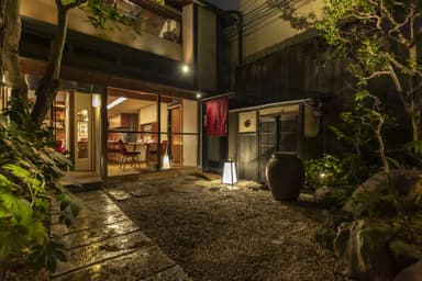 店独自の工夫を大切にしており、メニュー提案やサービス改善など、自身のアイデアを形にできる環境です。