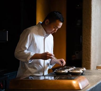 シェフ・大堂浩樹は、京都と東京での和食修業を経て、2015年にニューヨークへ渡りました。