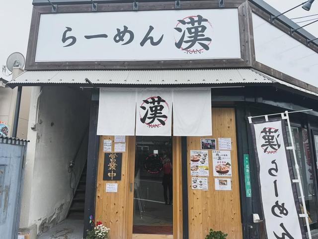 【週1日・3h～OK】シフトは1週間ごとで超柔軟！未経験歓迎のホールスタッフ募集！