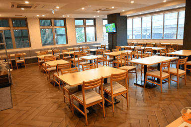 “朝のひとときを大切に”──落ち着いた空間と心温まる朝食で1日をスタート。