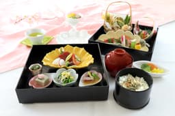 富士市の迎賓館と称される格式高いホテルで、地元のVIPをもてなす一生モノの調理技術が身につきます。