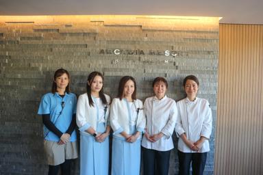 30〜50代の女性スタッフが活躍中。自然と声をかけ合える、あたたかなチームです！