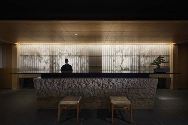 【月給35万～40万円×完全週休2日／新店店長募集】焼肉×鉄板焼きの新店が誕生！立ち上げから運営まで担える裁量あるポジション！