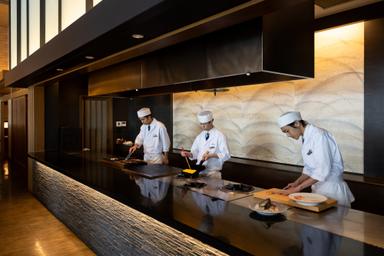 海と料理に囲まれた人気旅館『稲取銀水荘』で調理スタッフ募集！