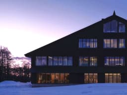 自身のセンスでワインリストを構築できる裁量権があり、仕入れからイベント企画まで幅広く携われる環境。