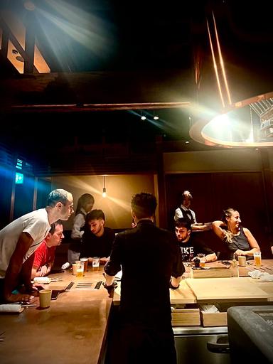 仕込みも焼きも盛り付けも、ぜんぶ本気。味で勝負の焼肉店！