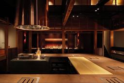 月給38万円！法善寺横丁の高級焼肉店で料理長候補を募集！