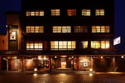 新潟・月岡温泉の地で、地産の旬食材を贅沢に使用した和食ベースの創作調理スキルを深く追求できます。