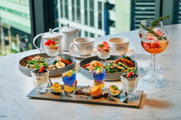 世界の会員が集うクラブで、心を込めた料理を届ける。