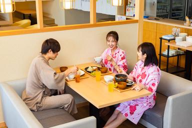 富士山を望む温浴施設で、料理ジャンルに縛られず自由に腕をふるえる料理長候補を募集！