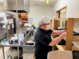 手作りの食事を通して、入居者さまの毎日を支える調理の仕事です