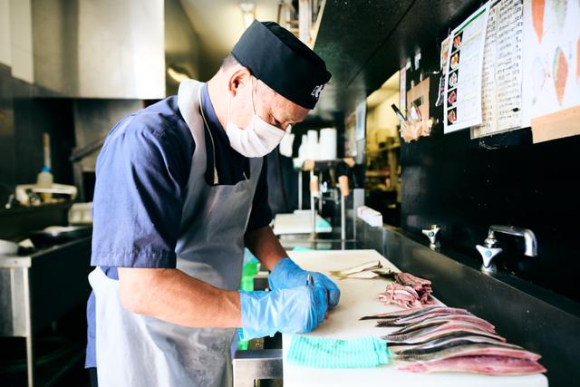 賞与年2回／週休2日制◆安心して働ける制度とあたたかい職場環境が整った九州の寿司チェーン。調理の技術を磨きながら、お店を支える存在としてキャリアを築きませんか。