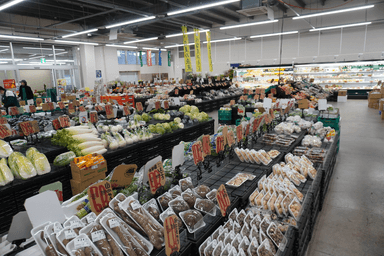 野菜や果物の魅力を売場で伝える仕事です◎