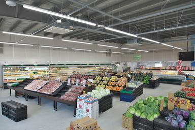 新鮮食材を使った惣菜が並ぶ売場を、あなたの手で。