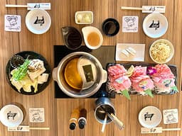 沖縄県産あぐー豚を贅沢に使用。精肉会社直営だからこそ実現できる、新鮮で高品質なお肉を扱える環境です。