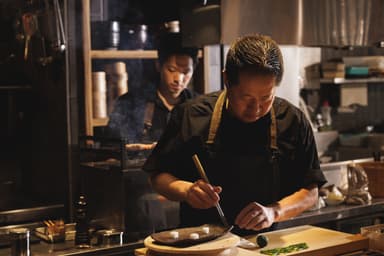 カウンター越しに伝わる技術と想い。料理人としての所作まで評価される『いっさい喝采』。