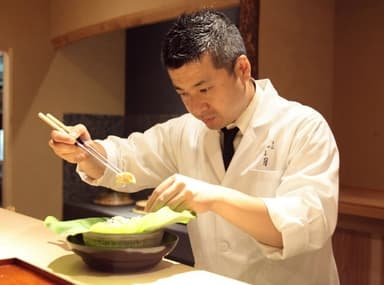一皿一皿に心を込め、季節感や美しさまで大切にする『やま岸』の料理づくり。