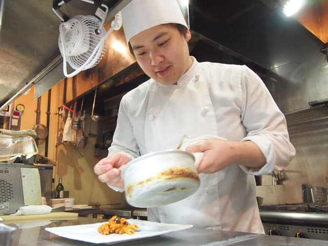 【和食・洋食・アジアン】メニュー開発から経営まで。裁量権を持って理想の店を創る！都心一等地の3店舗で料理長・板長候補募集（月給32～45万円／月8日休）