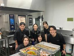 毎日異なる現場をチームで動かしながら、ライブ感あるサービスを楽しめます。