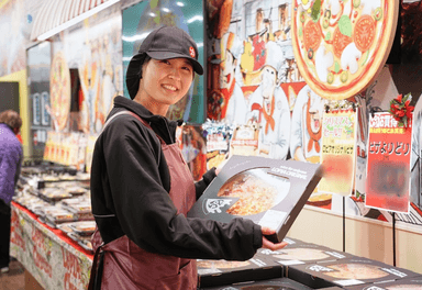 惣菜部門はロピアの強み。常識度外視！自由度高くお客さまが「わっ」と喜ぶ商品づくりを。