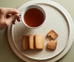 厳選された発酵バターやフランス産の塩など、こだわりの高品質な素材を用いた菓子作りに没頭できます。