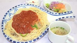 ゴルフ場内レストランでの調理スタッフ募集です。