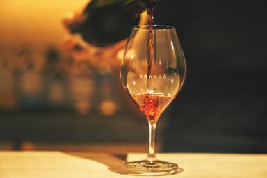 ワインを扱う経験を活かしながら、和食とのペアリングまで学べる環境です。