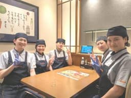 自分のライフスタイルを大切にしながら成長できる店舗スタッフ！あなたの成長をしっかり支える環境です。